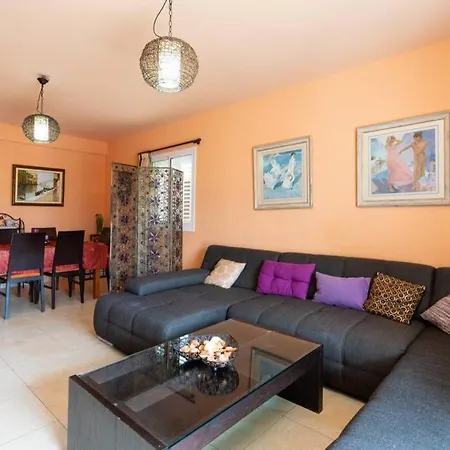 Apartment La Avenida *